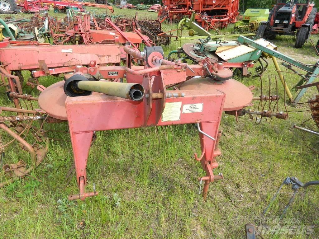 Stoll UM 400 Граблі і сінозворушувачі