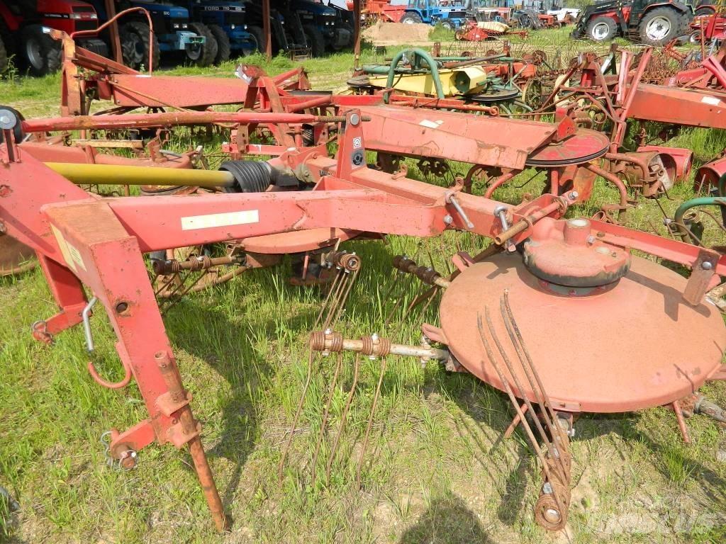 Stoll UM 400 Граблі і сінозворушувачі