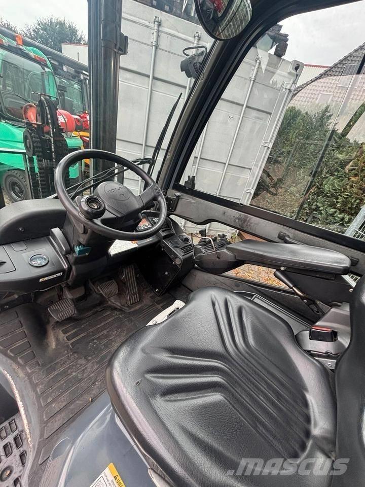 Toyota 8 FGKF 20 Газові навантажувачі