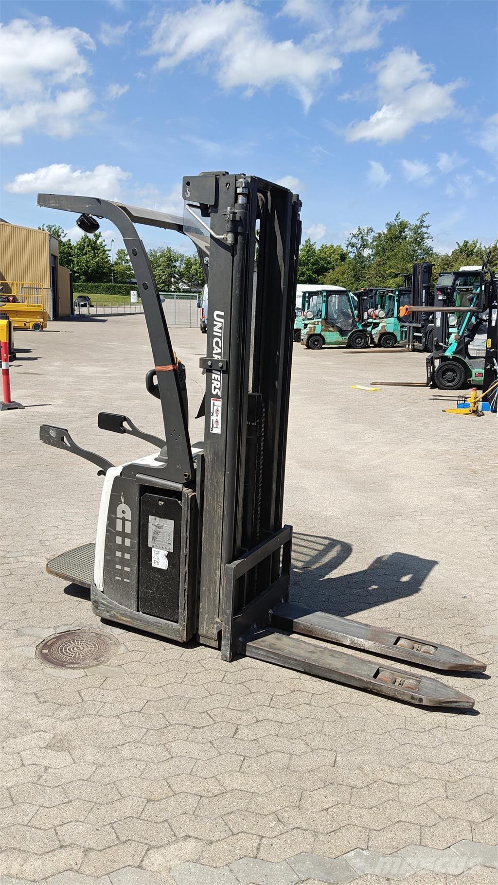 Atlet PSP160 Самохідні електроштабелери