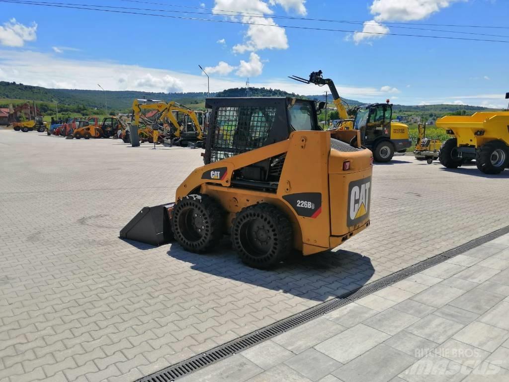 CAT 226 B 3 Міні-навантажувачі