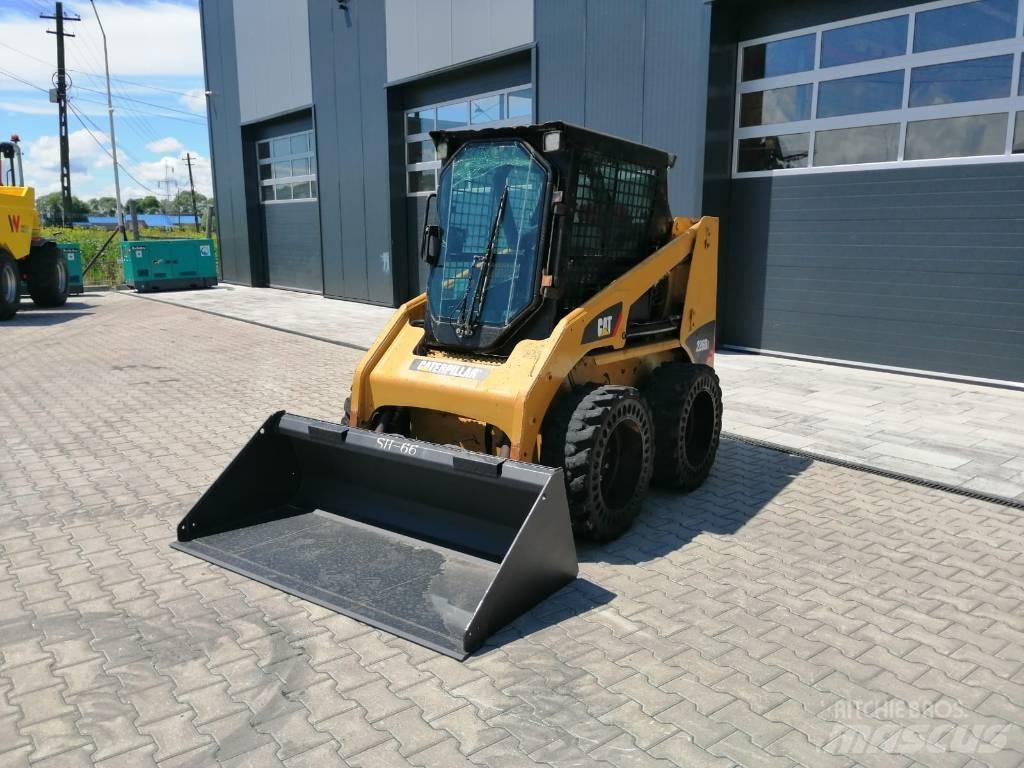 CAT 226 B 3 Міні-навантажувачі