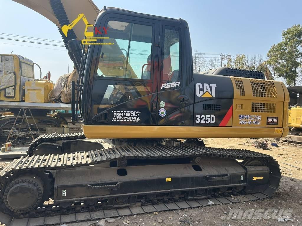 CAT 325 Гусеничні екскаватори