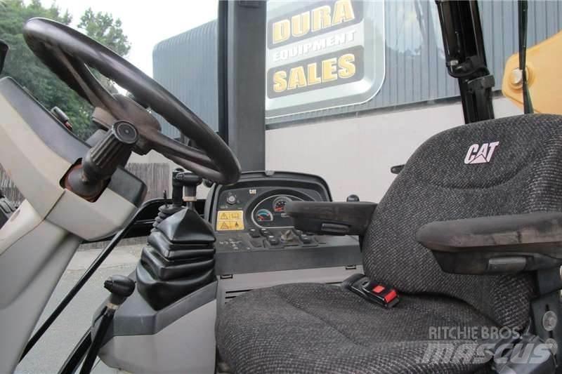 CAT 428F Екскаватори-навантажувачі