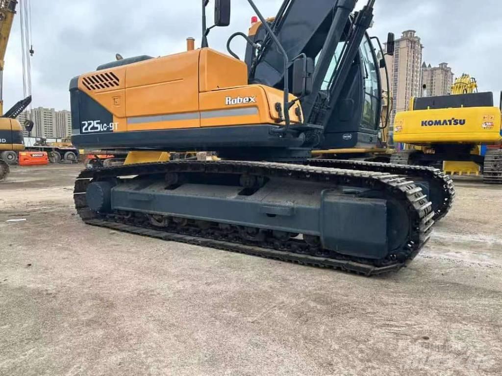 Hyundai 225LC-9T Гусеничні екскаватори