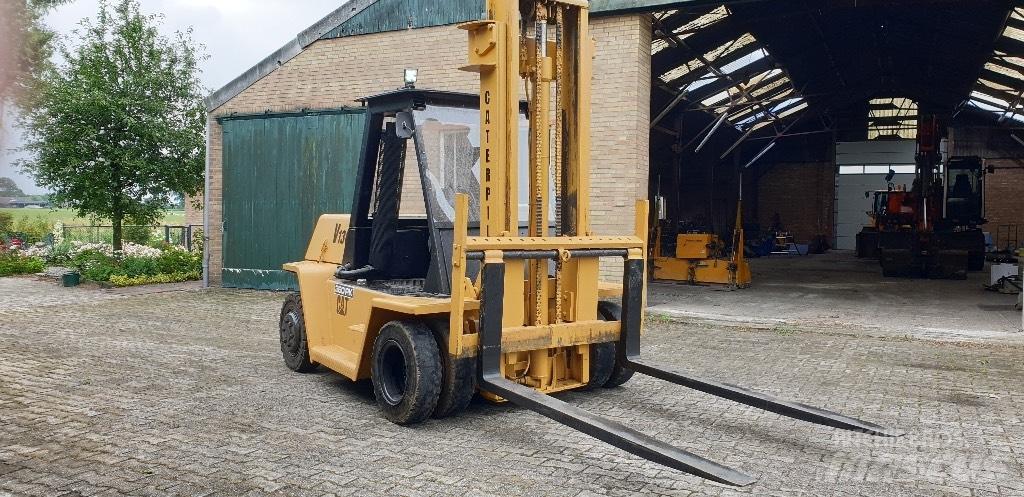 CAT 12000 KG Дизельні навантажувачі