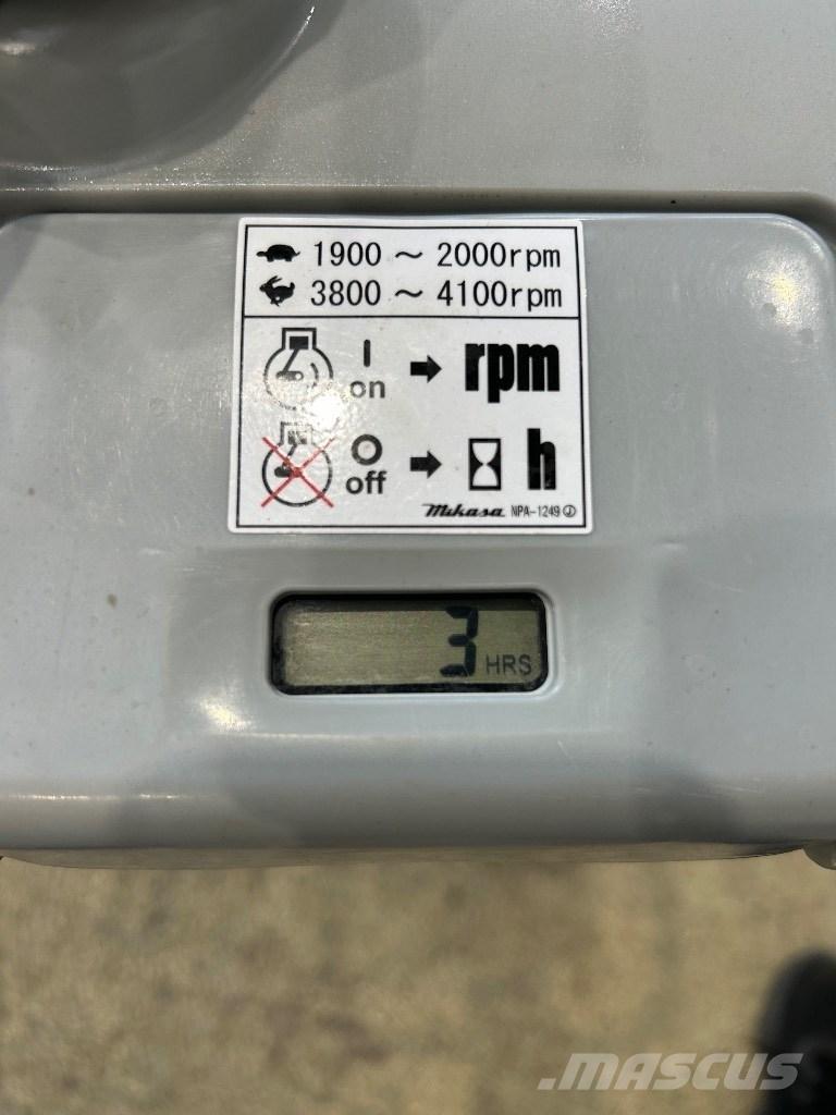 Mikasa MTX 50 Трамбувальники