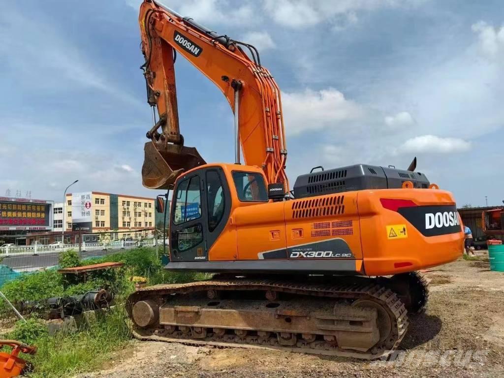 Doosan DX 300 LC Гусеничні екскаватори
