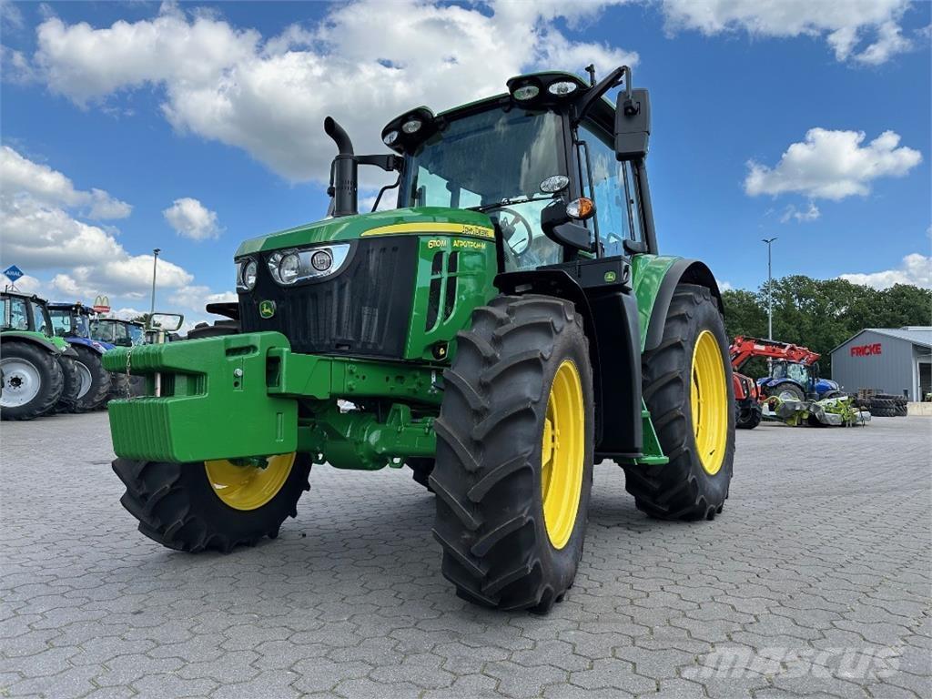 John Deere 6110 M Трактори