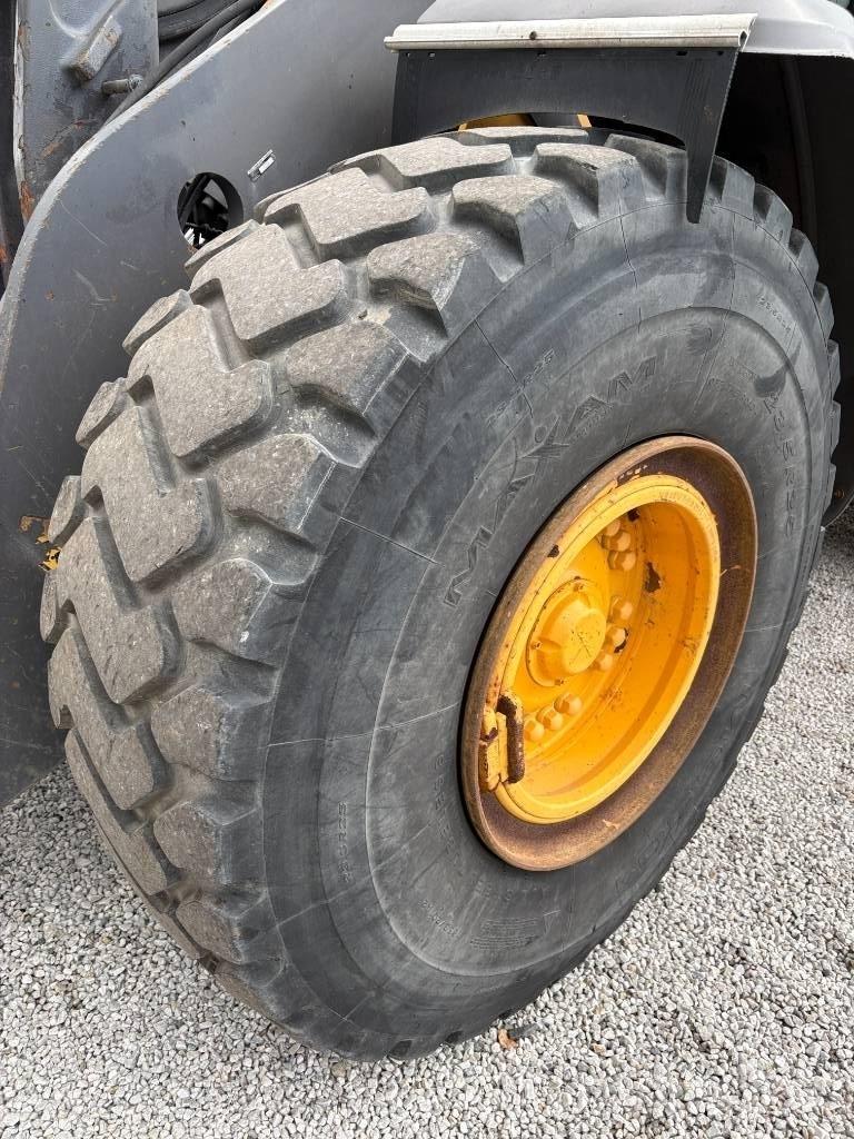 Volvo L 120 H Фронтальні навантажувачі