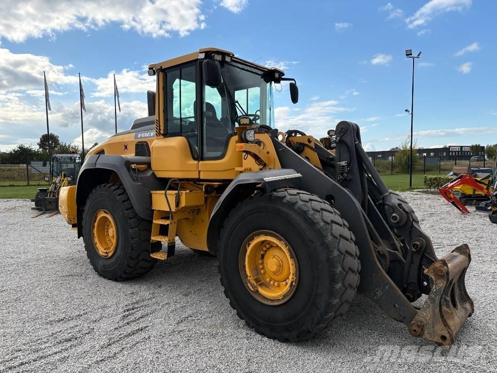 Volvo L 120 H Фронтальні навантажувачі