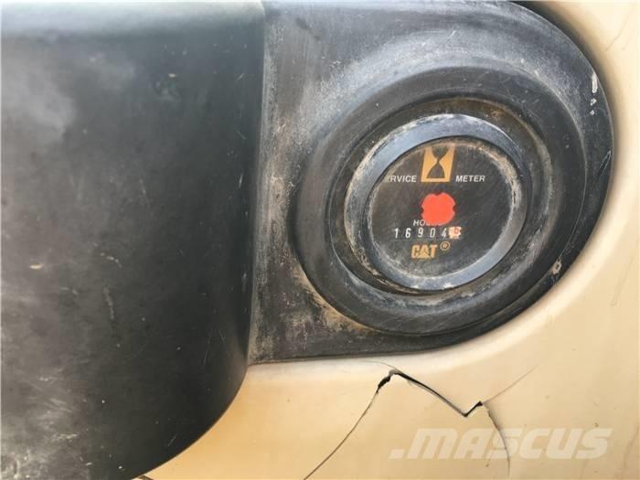 CAT 325 CL Гусеничні екскаватори