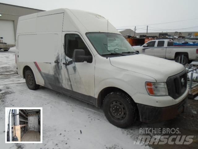 Nissan NV2500HD Фургони