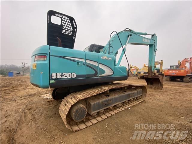 Kobelco SK 200 Гусеничні екскаватори