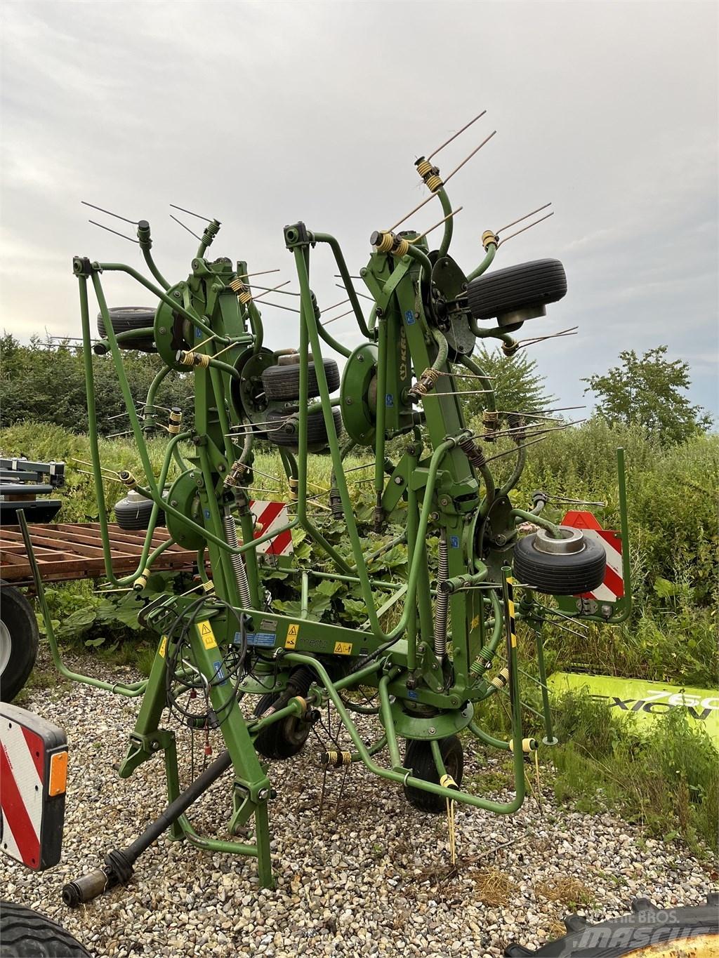 Krone KW 8.82/8 Граблі і сінозворушувачі