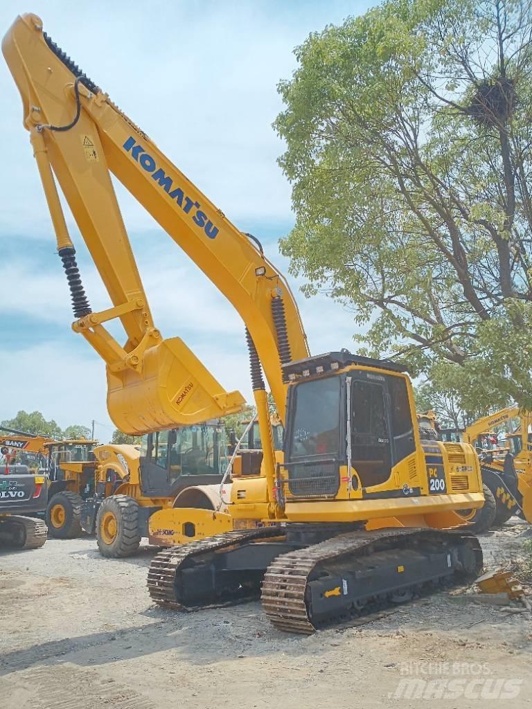 Komatsu PC 200 Гусеничні екскаватори
