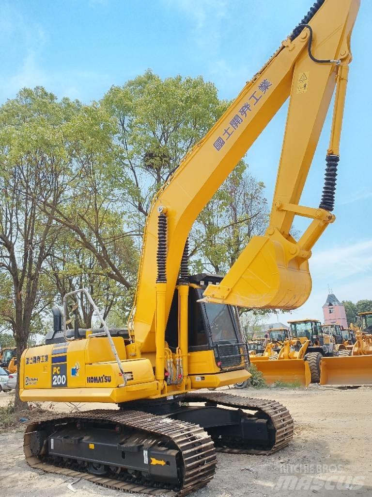 Komatsu PC 200 Гусеничні екскаватори