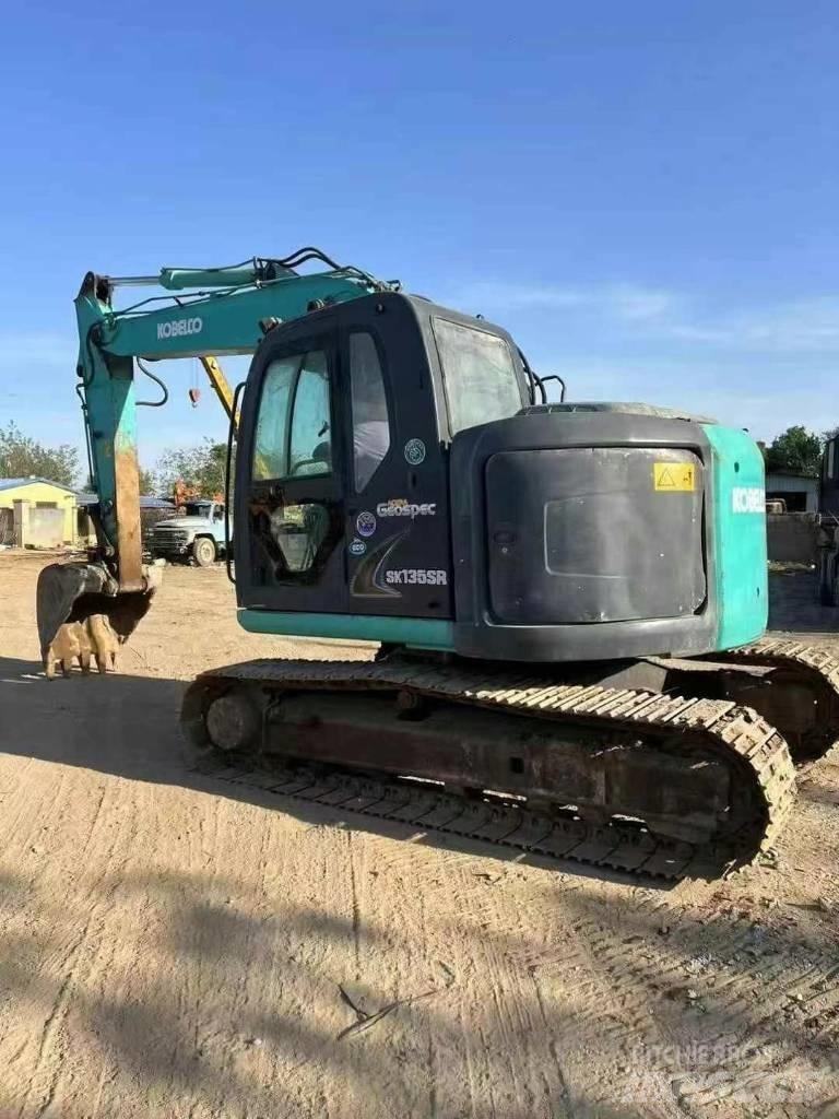 Kobelco SK135 Гусеничні екскаватори