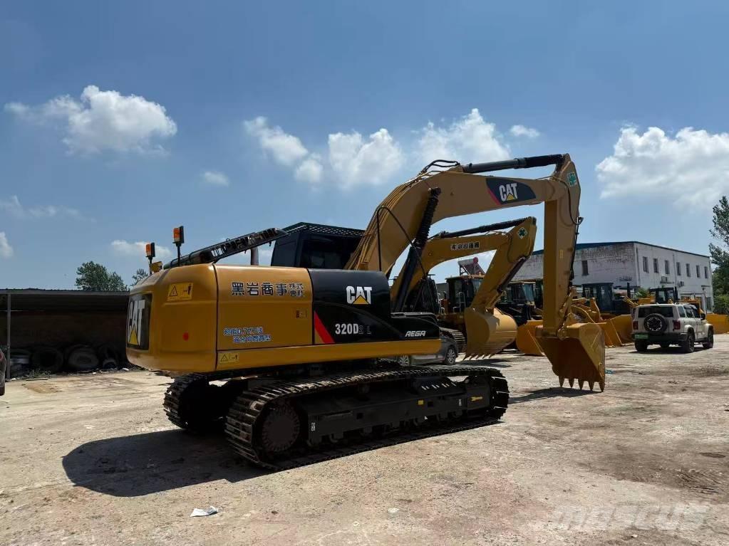 CAT 320 D Гусеничні екскаватори