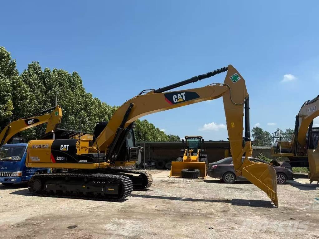 CAT 320 D Гусеничні екскаватори