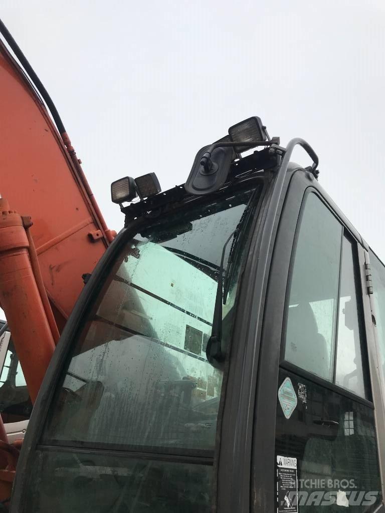 Hitachi ZX 280 Гусеничні екскаватори