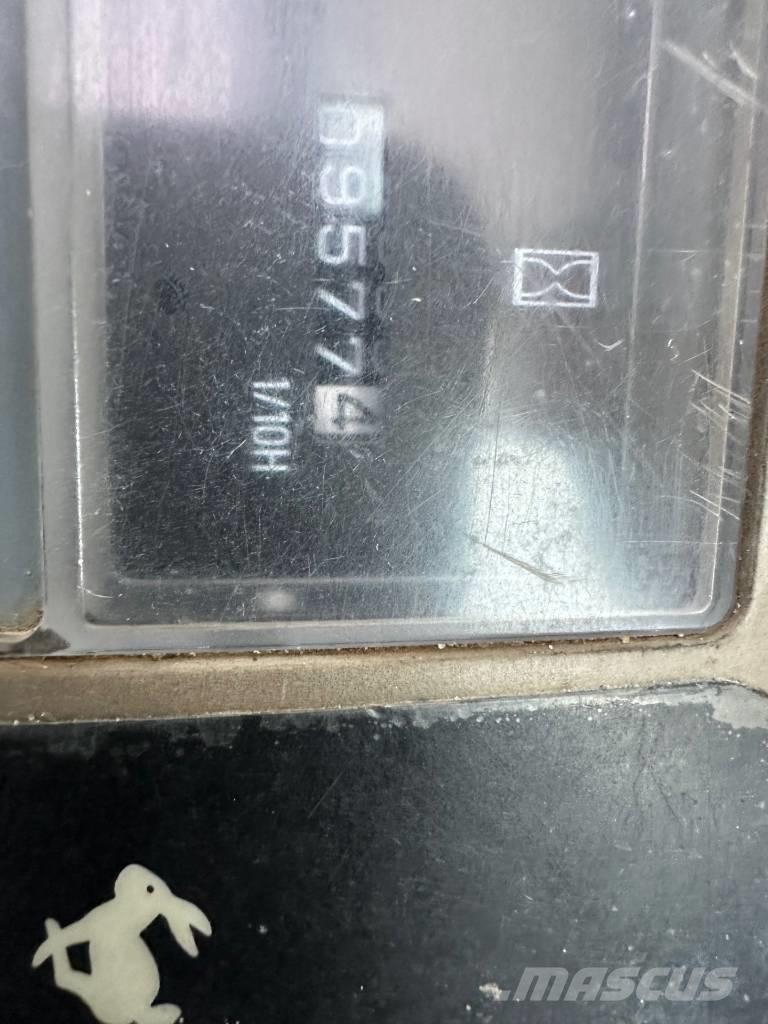 CASE CX 225 SR Гусеничні екскаватори