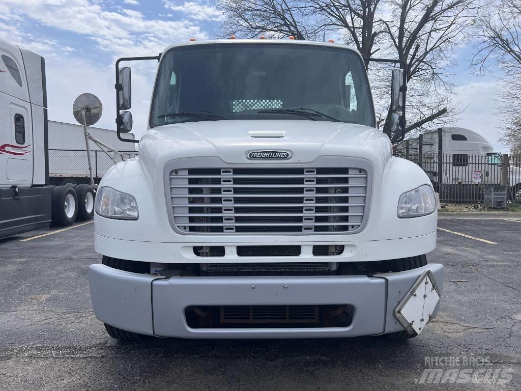 Freightliner M 106 Вантажівки-платформи/бокове розвантаження
