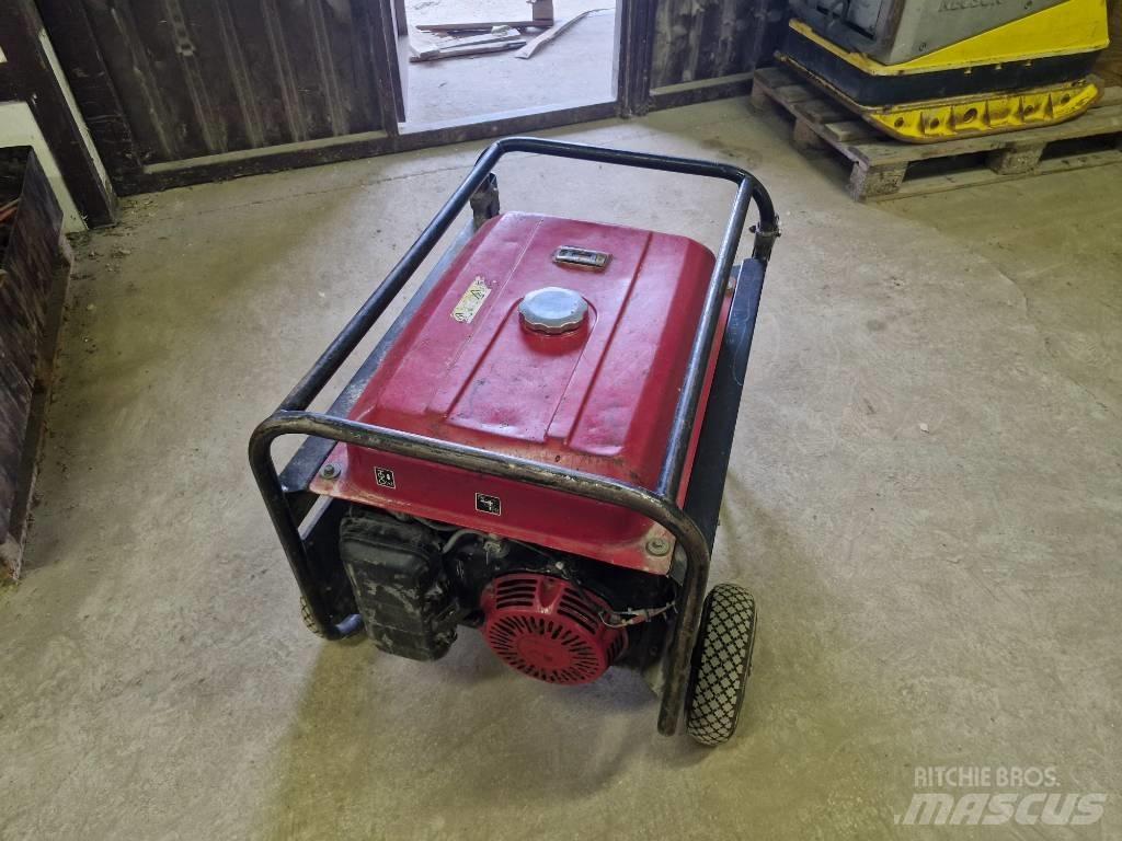 Honda ECMT7000F Бензинові генератори