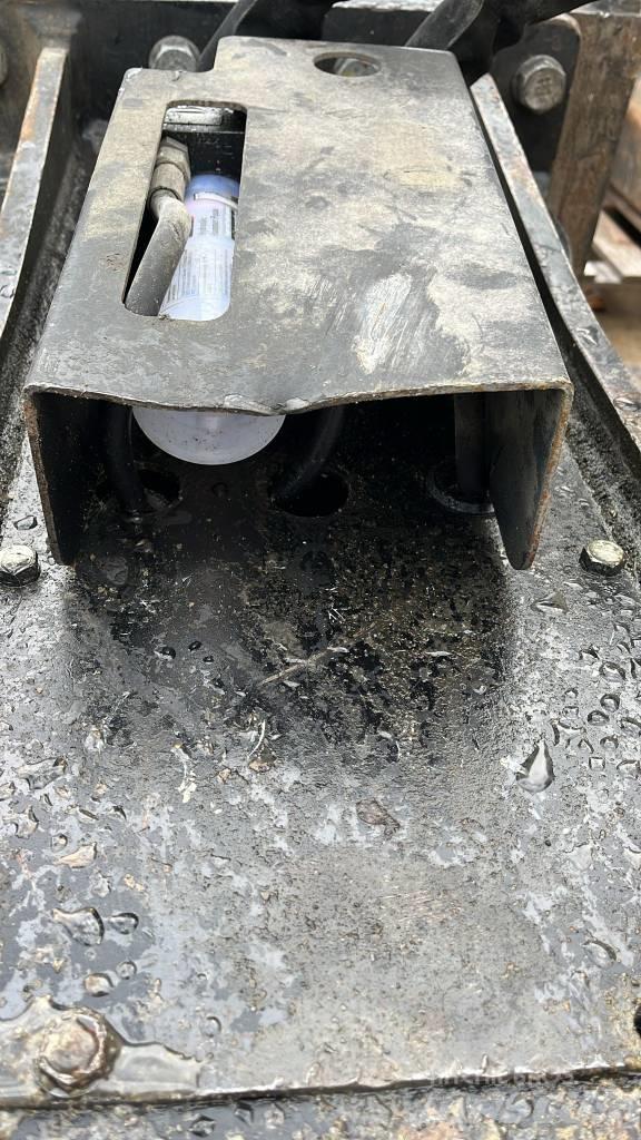 CAT H 115 Плуги