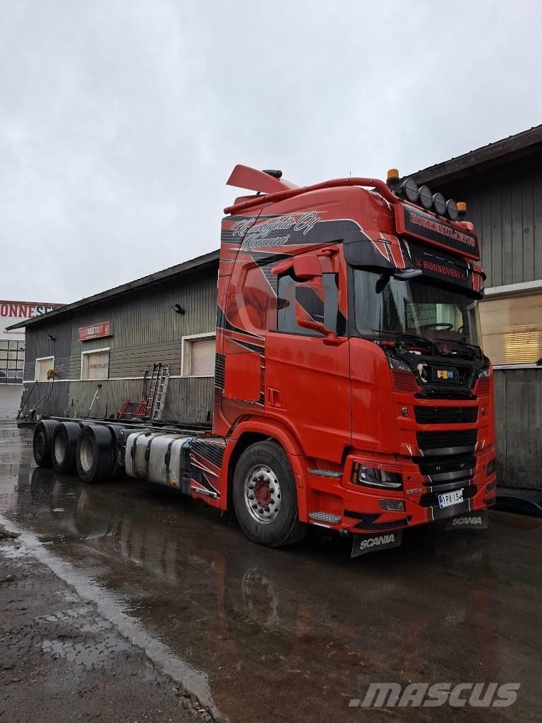 Scania R 560 Шасі з кабіною
