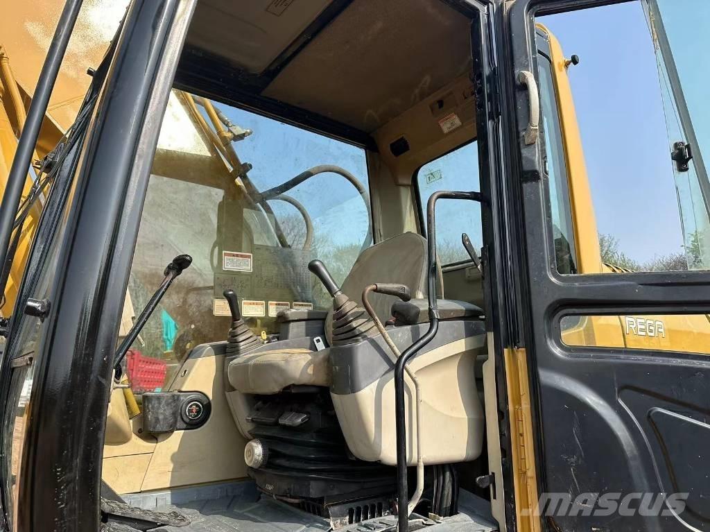 CAT 325CL Гусеничні екскаватори