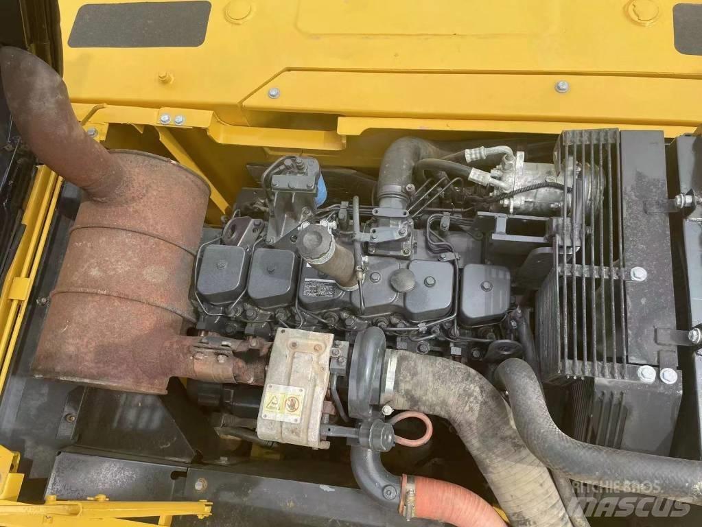Komatsu pc220-7 Гусеничні екскаватори