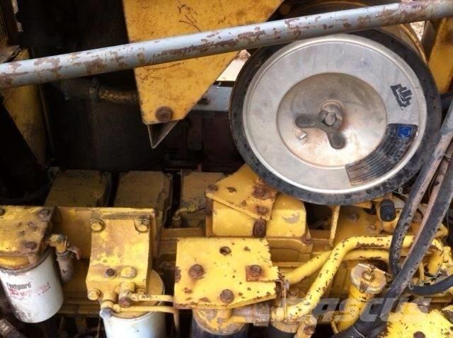 Komatsu D 155 A-3 Гусеничні бульдозери