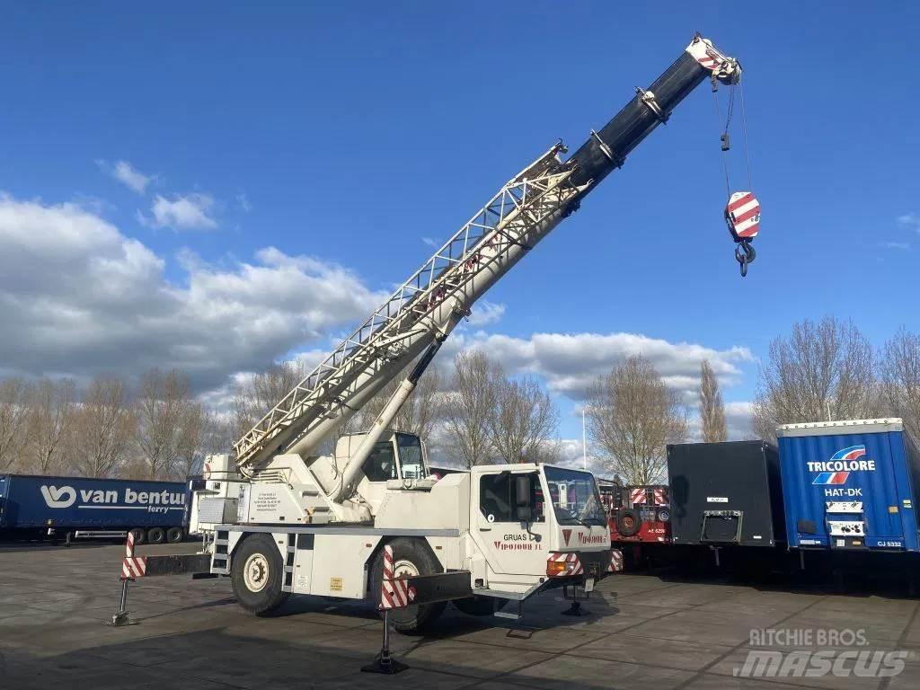 Liebherr LTM1030 автокрани