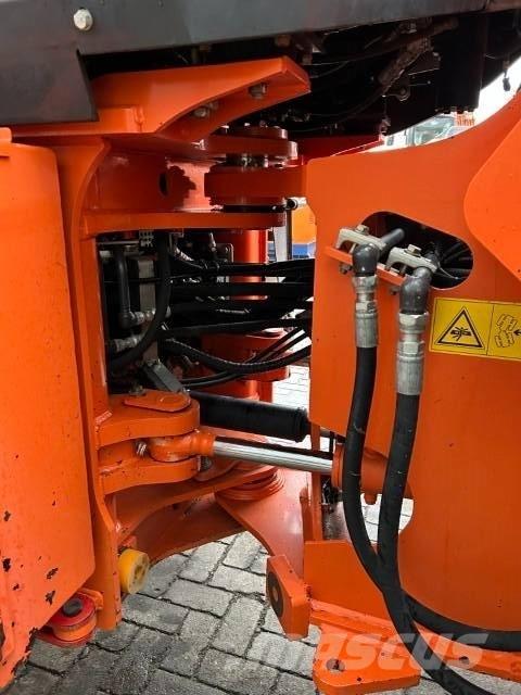 Hitachi ZW 180-6 Фронтальні навантажувачі