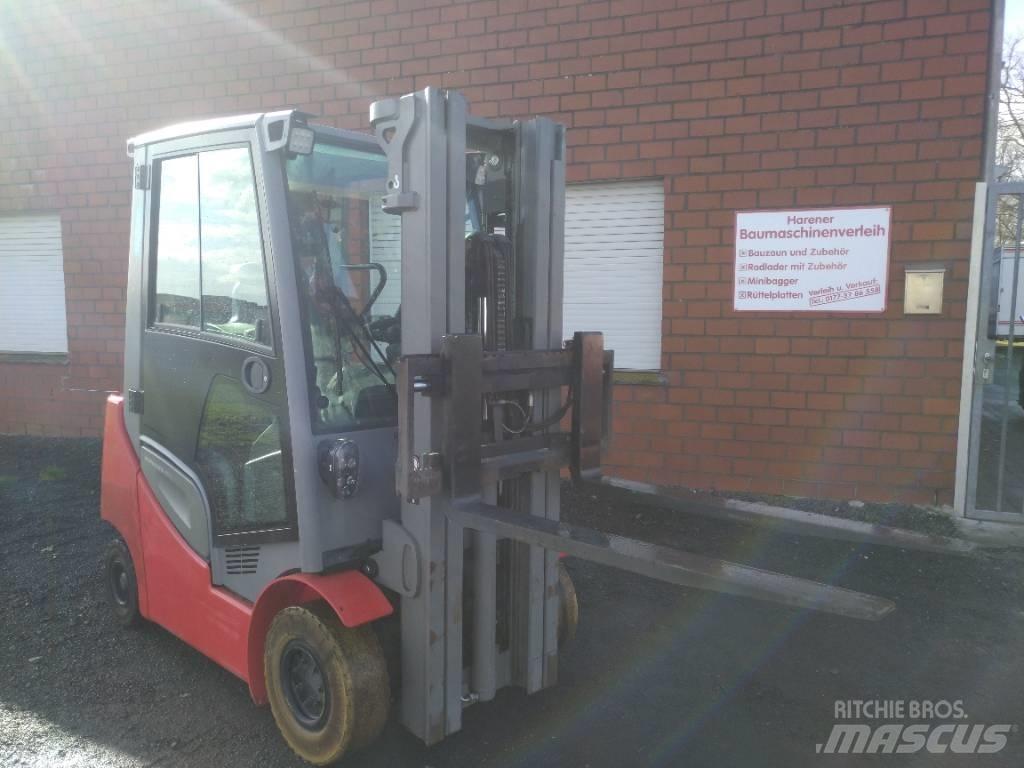 Jungheinrich TFG 320 Газові навантажувачі