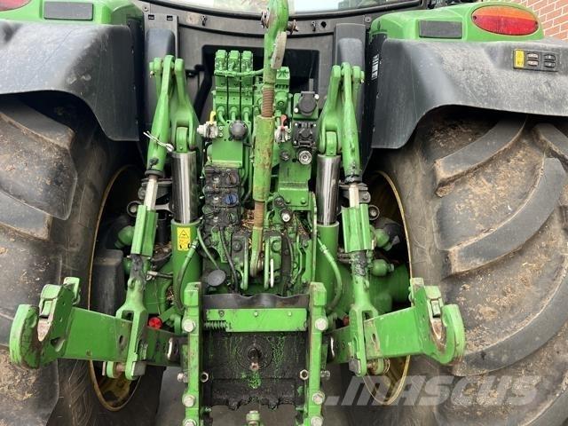 John Deere 6R 215 Трактори