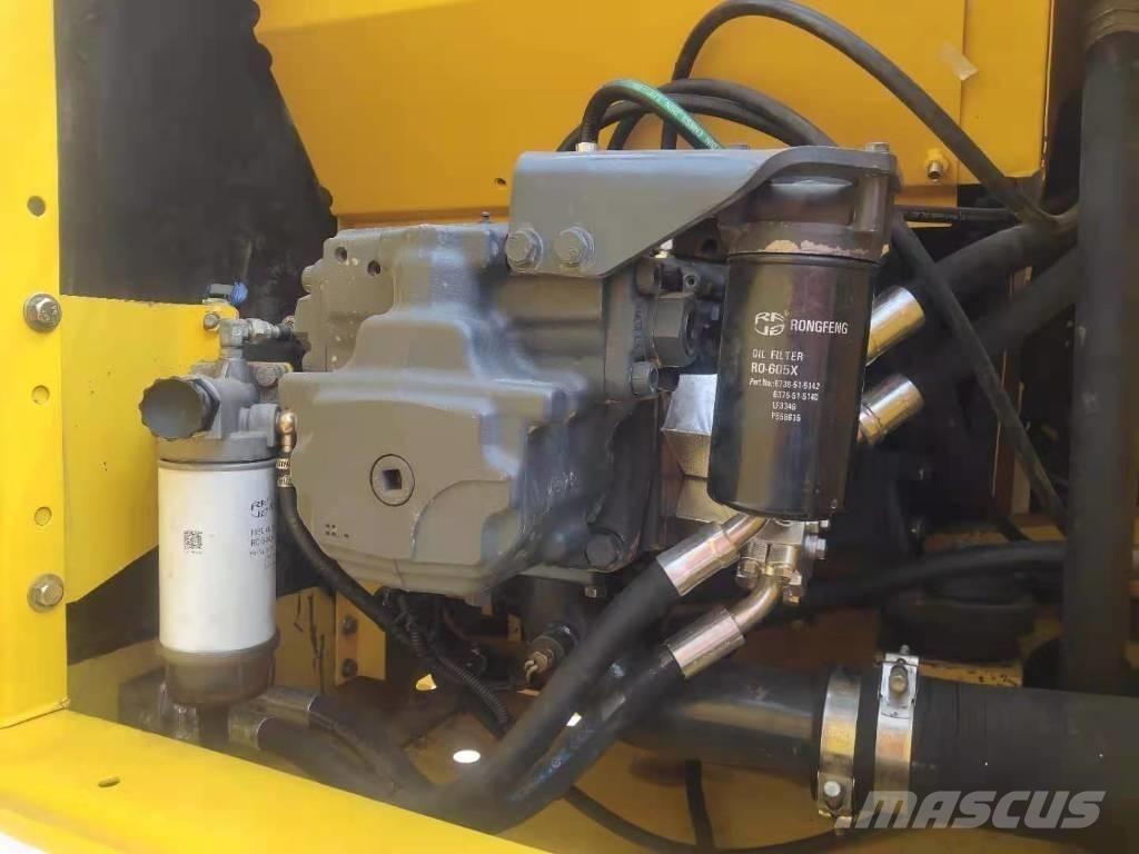 Komatsu 220-8 Гусеничні екскаватори