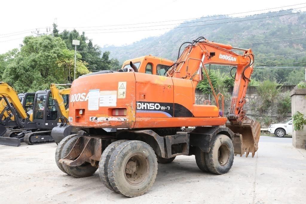 Doosan DH 150 W-7 Колісні екскаватори