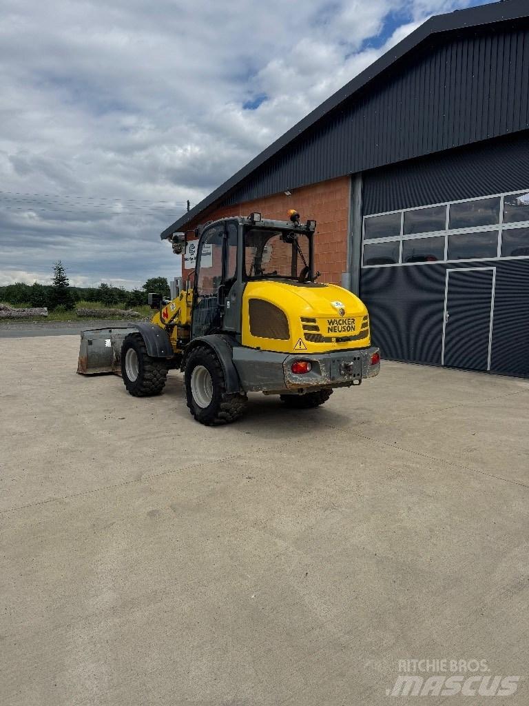 Wacker Neuson WL 44 Фронтальні навантажувачі