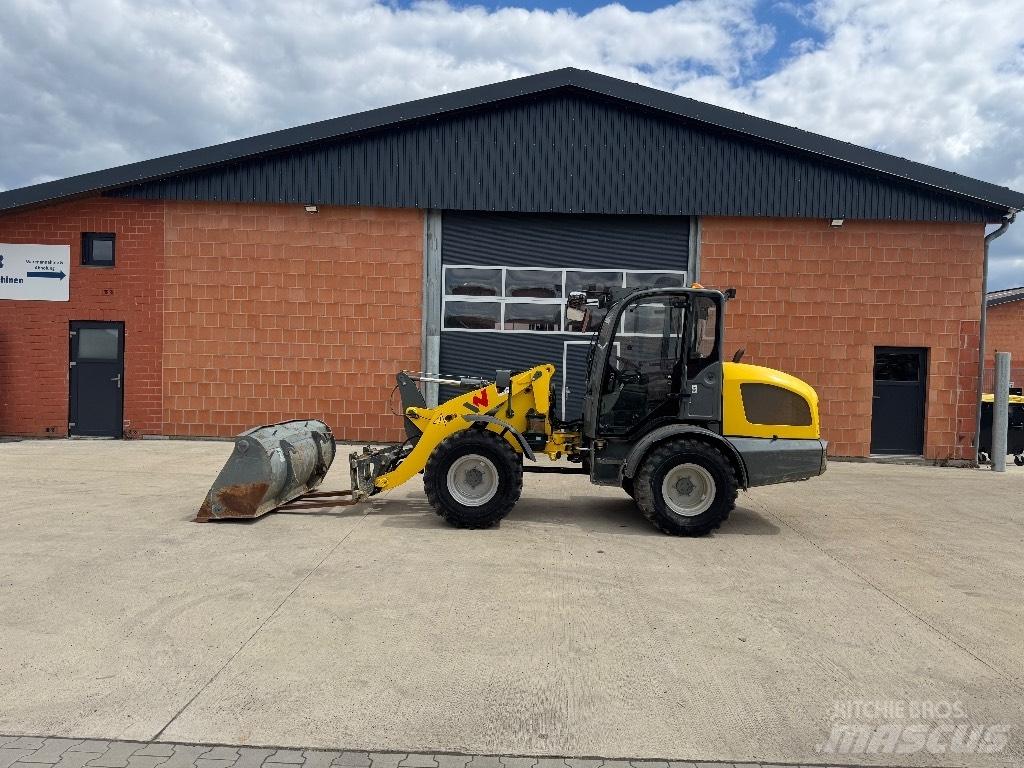 Wacker Neuson WL 44 Фронтальні навантажувачі