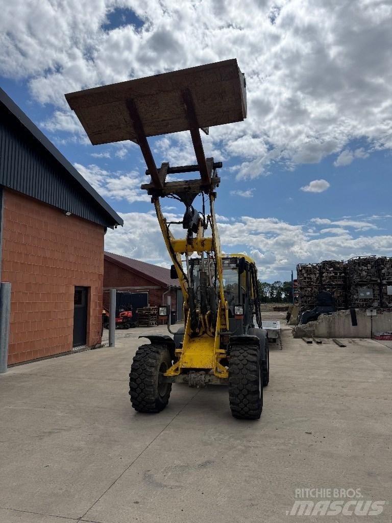 Wacker Neuson WL 44 Фронтальні навантажувачі