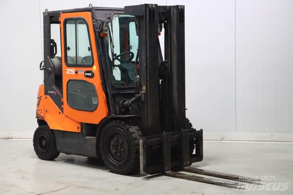 Doosan G25E-5 Газові навантажувачі