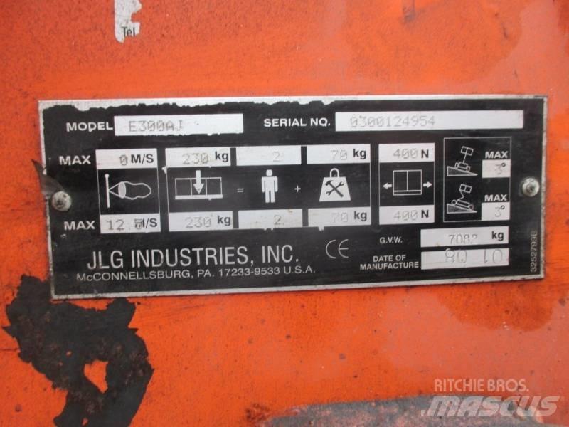 JLG E 300 AJ Колінчаті підйомники