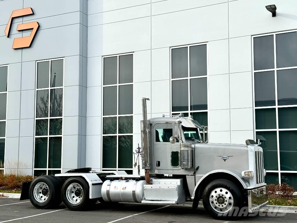 Peterbilt 388 Тягачі