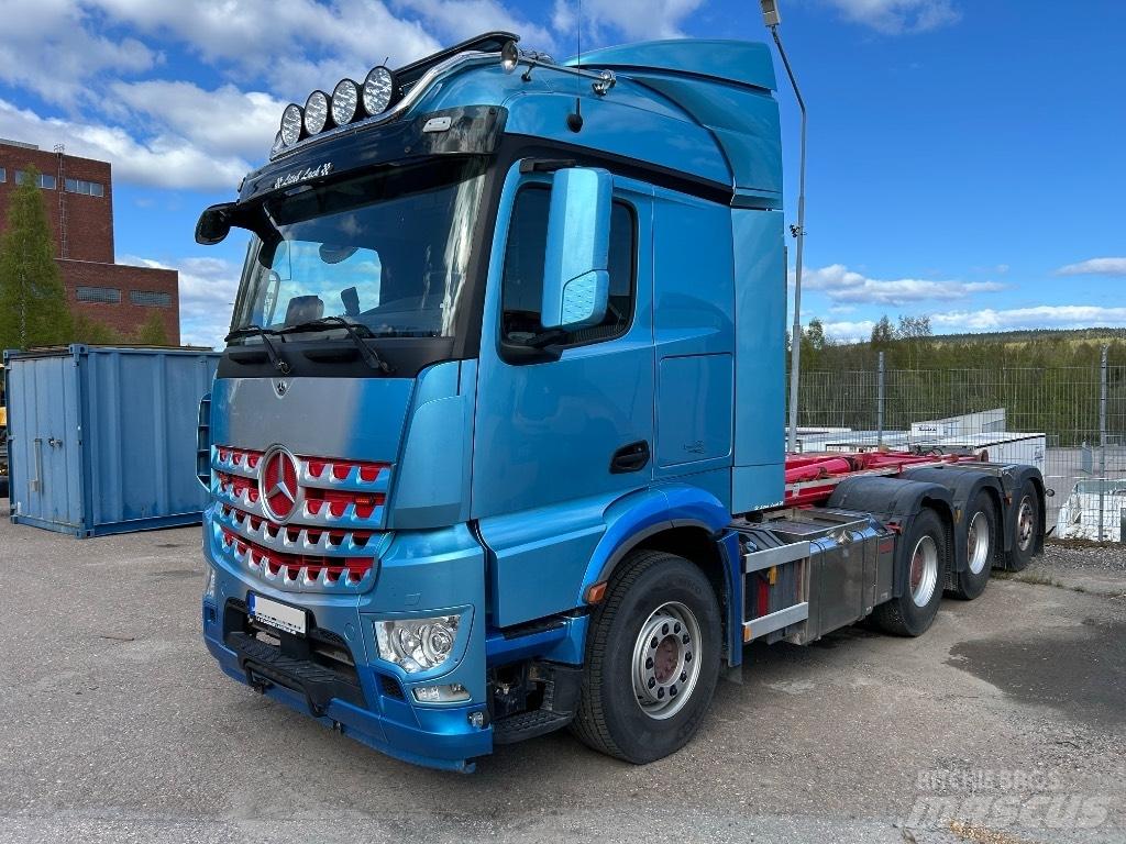 Mercedes-Benz 3253 L Вантажівки з гаковим підйомом