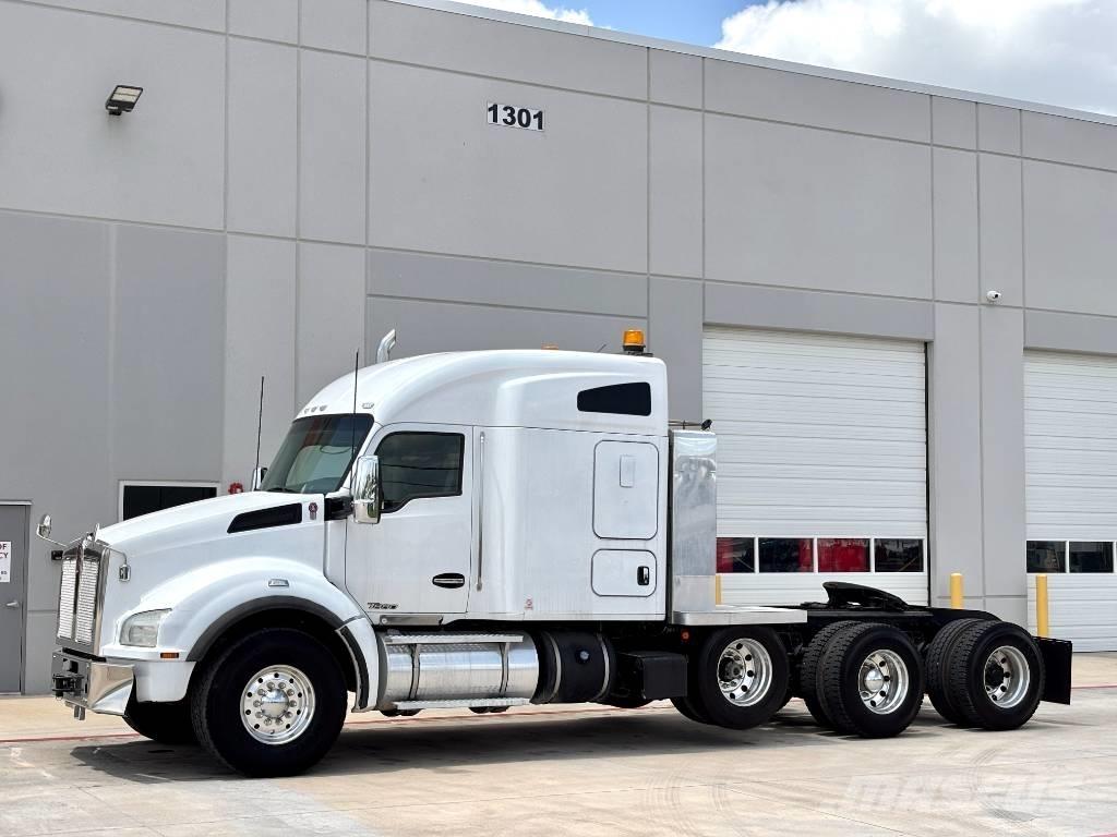 Kenworth T 880 Тягачі