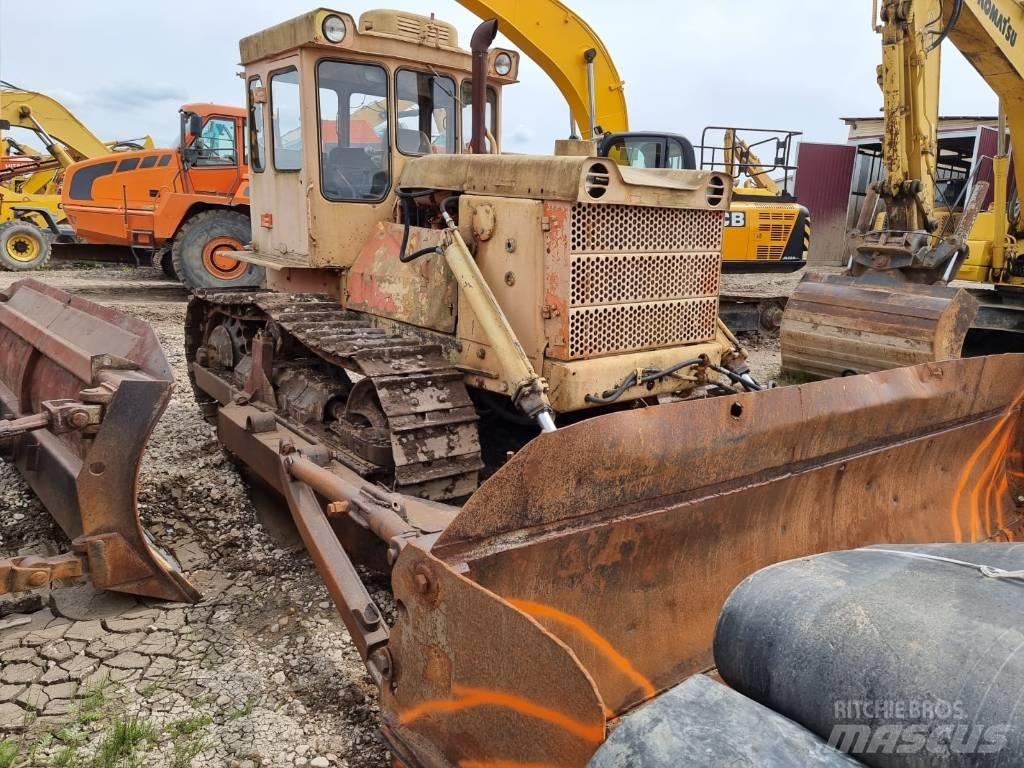 CAT T 130 Гусеничні бульдозери