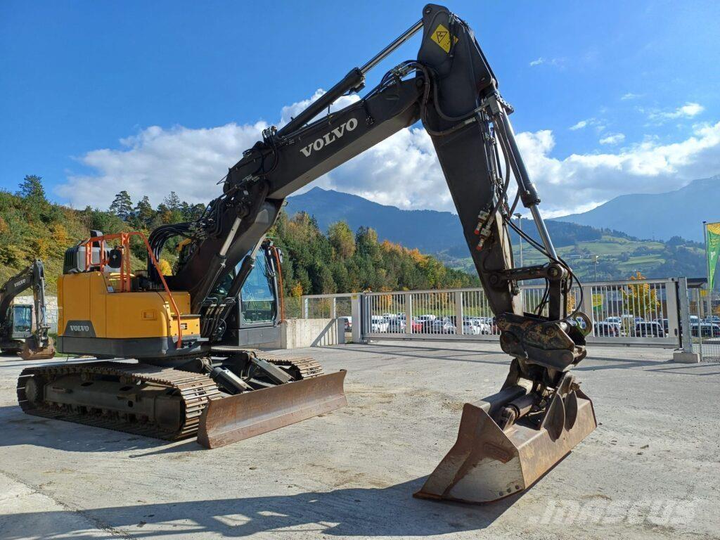 Volvo ECR235EL Гусеничні екскаватори