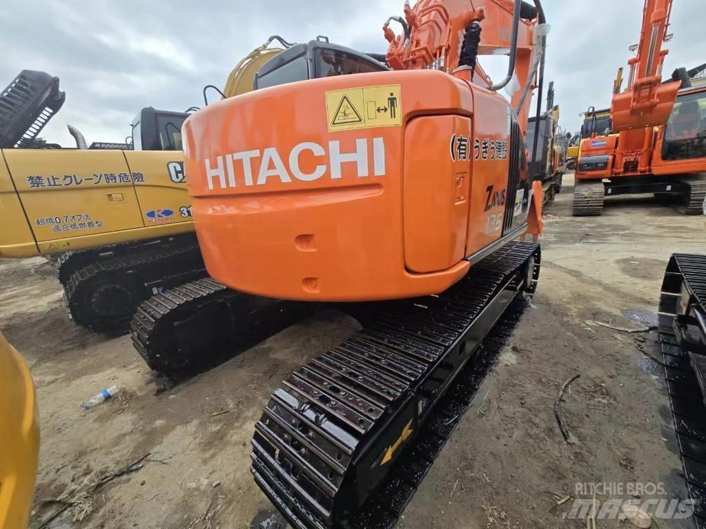 Hitachi ZX 135 US Гусеничні екскаватори